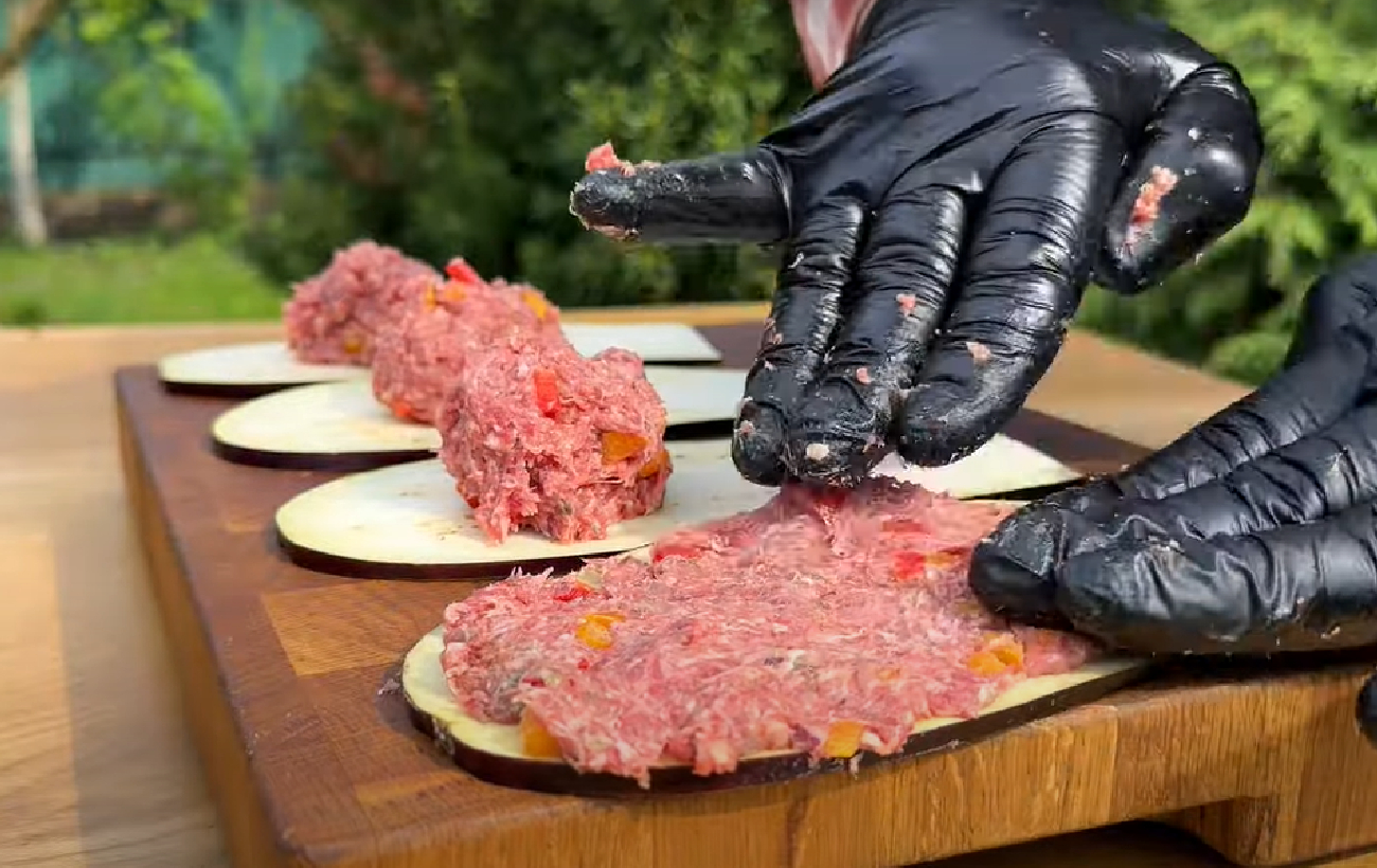 Баклажанные рулеты с фаршем на шампурах: рецепт вкусной закуски